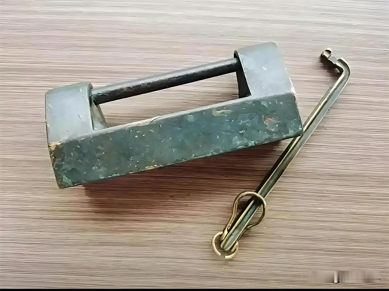 问了300人没有人认识它，个个都蒙圈了，不知道这是什么？50年前农村每户人家都有