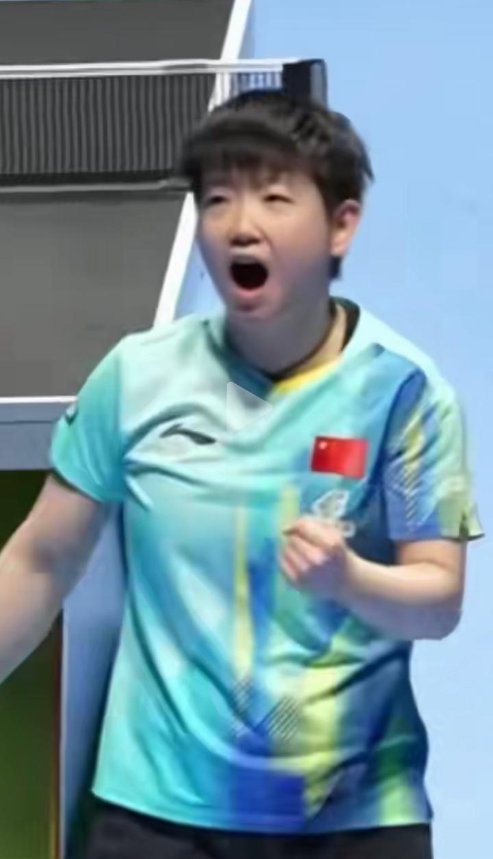 莎莎是真牛太厉害了，她的球技无人能敌，无人能比，打得太漂亮！
莎莎在赢下关键分那