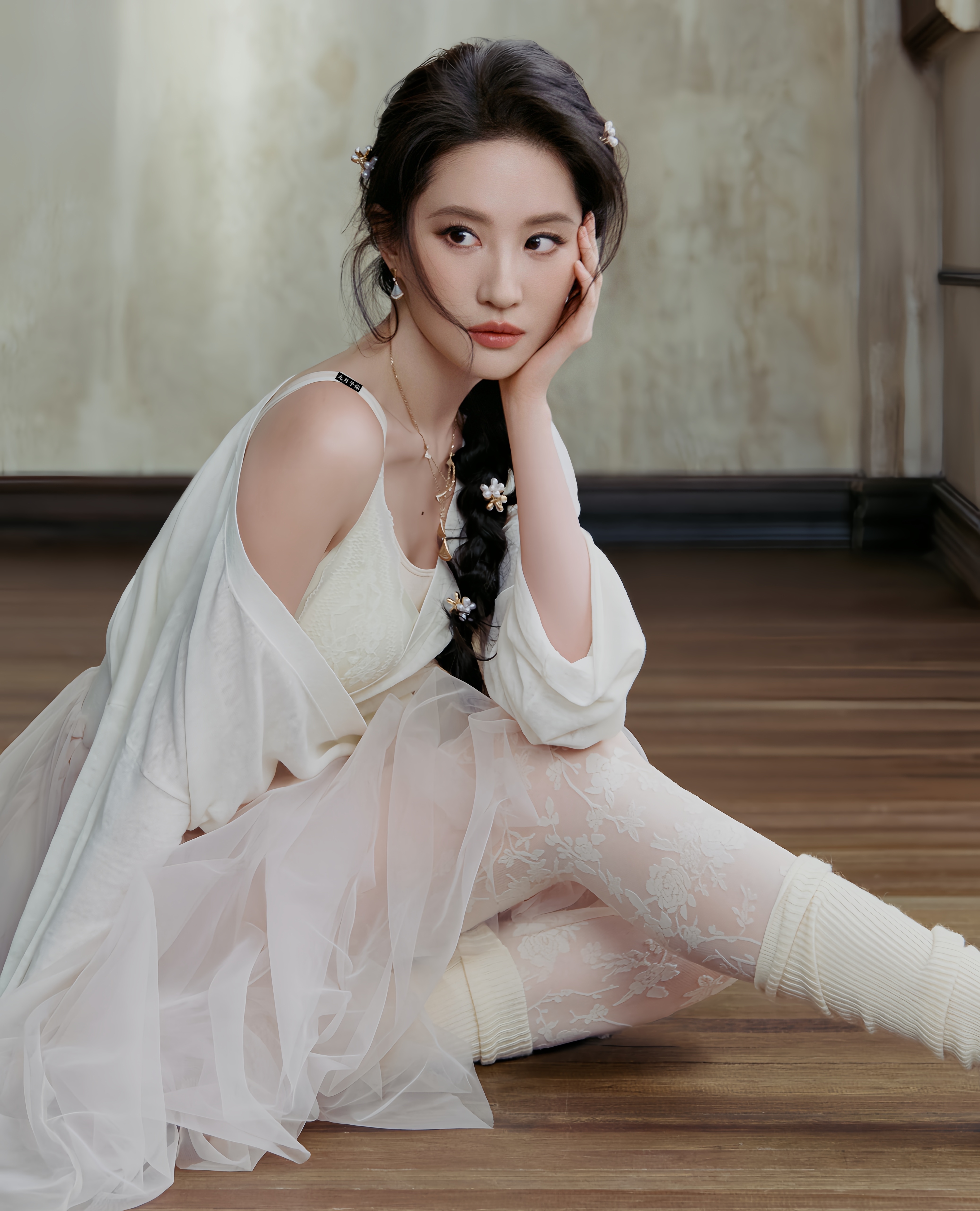 猫人全球品牌代言人刘亦菲