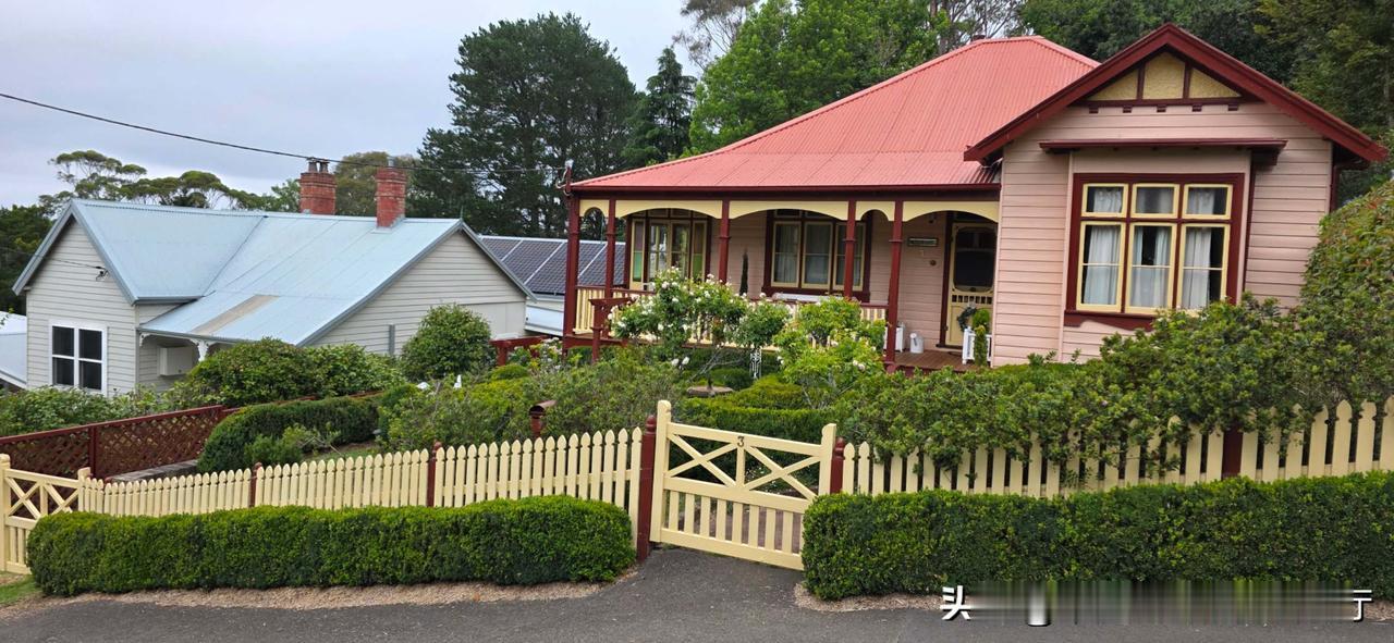 有个亲戚最近去澳洲旅游，我问他那边怎么样？有没有深圳发达？他回答:不说深圳，就是