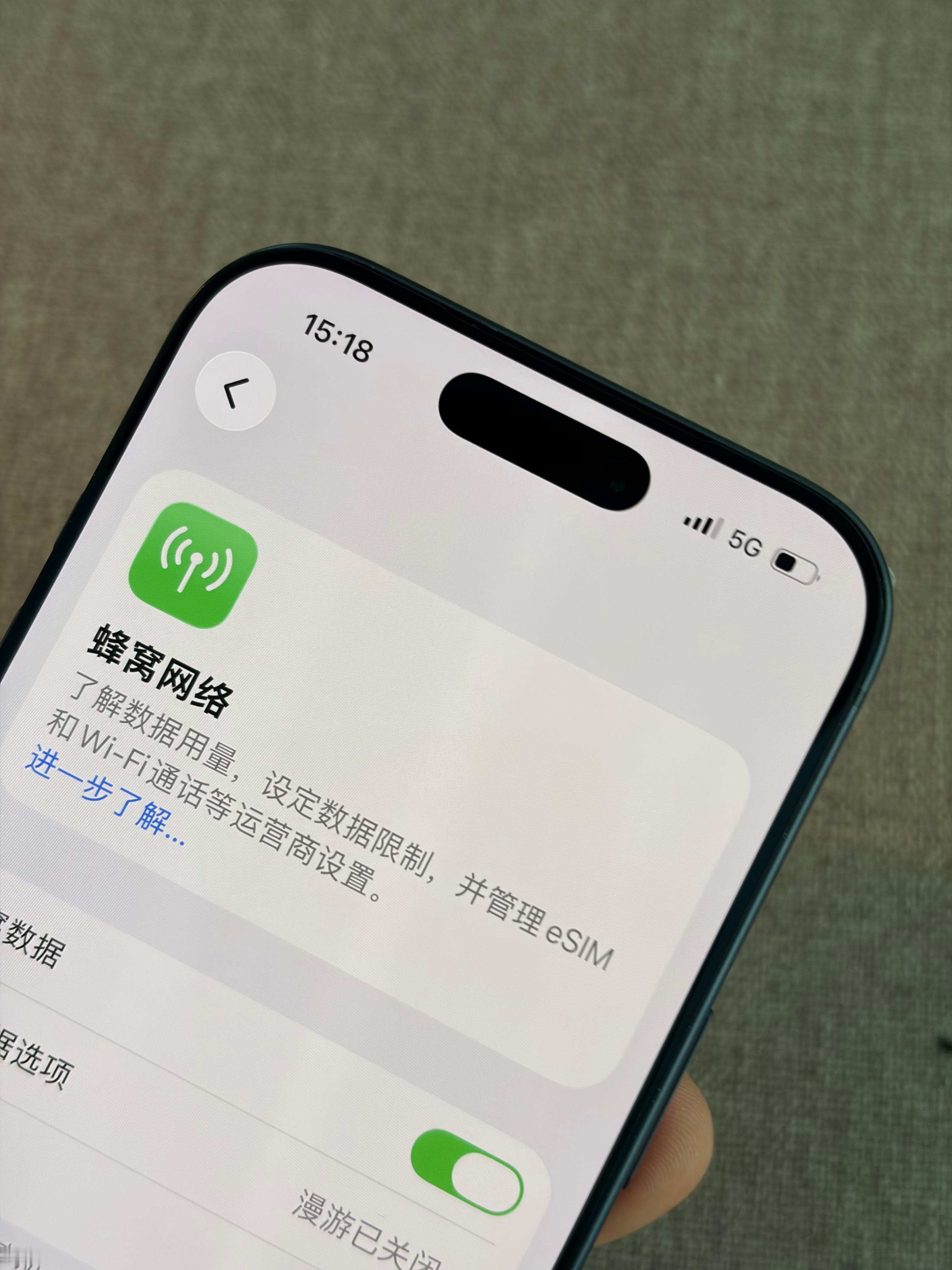 iPhone 17 Pro单卡最好的方式还是颅内，不破坏边框完整性同整机密封性。