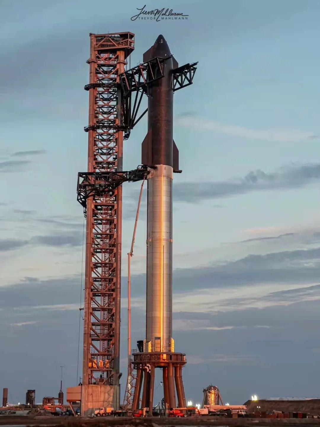 阿尔忒弥斯2号介绍

阿尔忒弥斯2号（Artemis II）是NASA阿尔忒弥斯