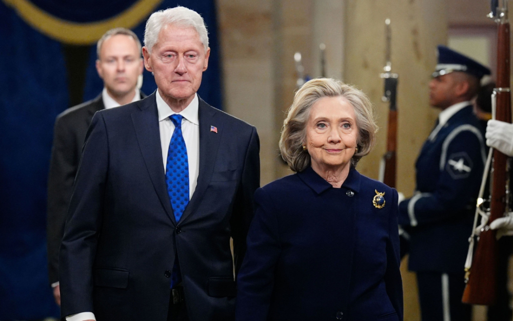 克林顿夫妇已同意就爱泼斯坦案调查前往美国国会作证，二人将分别于二月下旬出席。此前