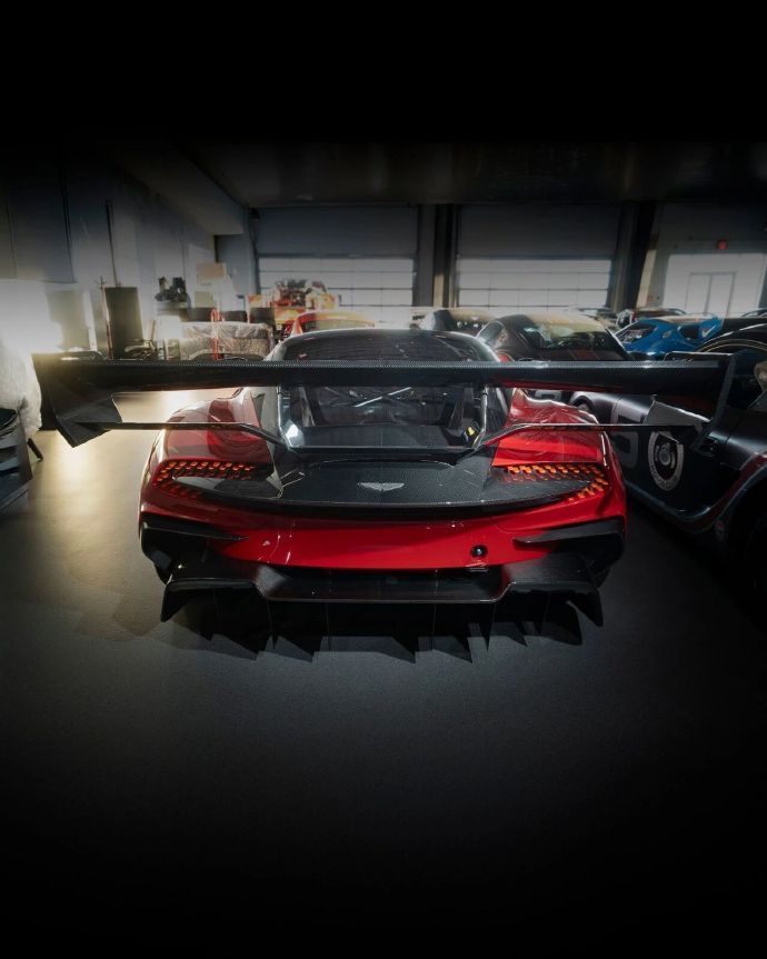 全球仅24台的赛道猛兽！Q部门专属调校AMR Pro版，7.0L V12自吸迸发