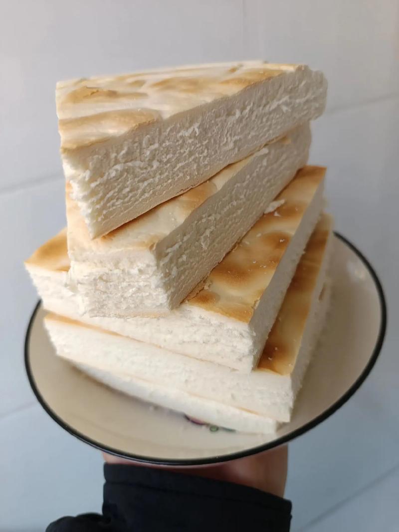 说一个特产,证明你是哪里人锅盔你们吃过吗，是不是看到这种吗美食就知道是哪里的人呢