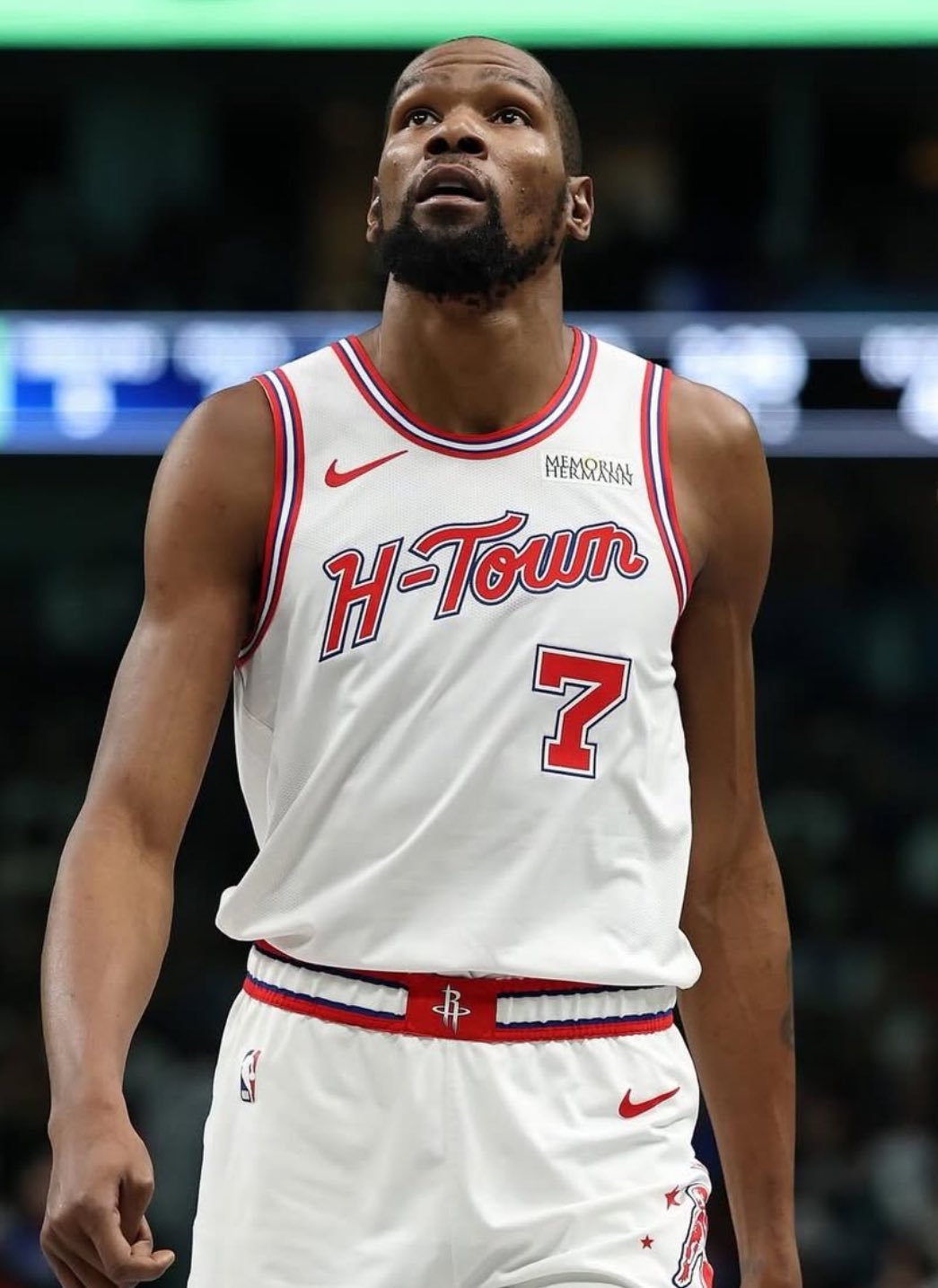 越打越猛啊！过去3场的杜兰特……——对魔术，40分8篮板3篮板——对热火，32分