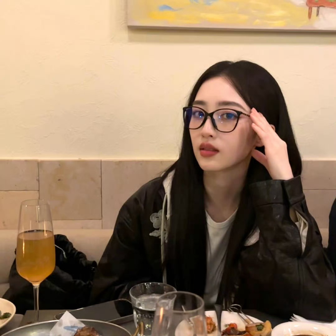 女老师邓恩熙，恩熙教我我肯定好好听课！！