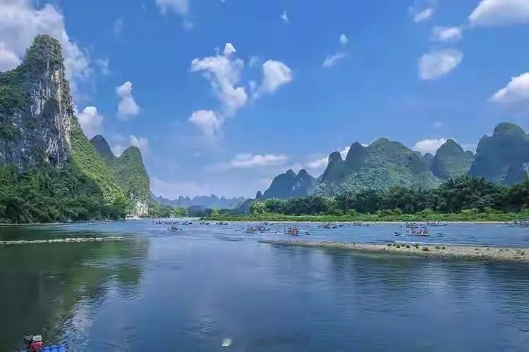 行情气势如虹，十四连阳，历史上没有出现过的盛世，奠定了2026年的基调。2026