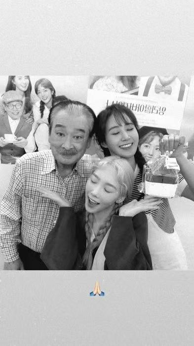 金泰妍悼念李顺载 25日，韩国演员李顺载去世，金泰妍社交平台发文悼念