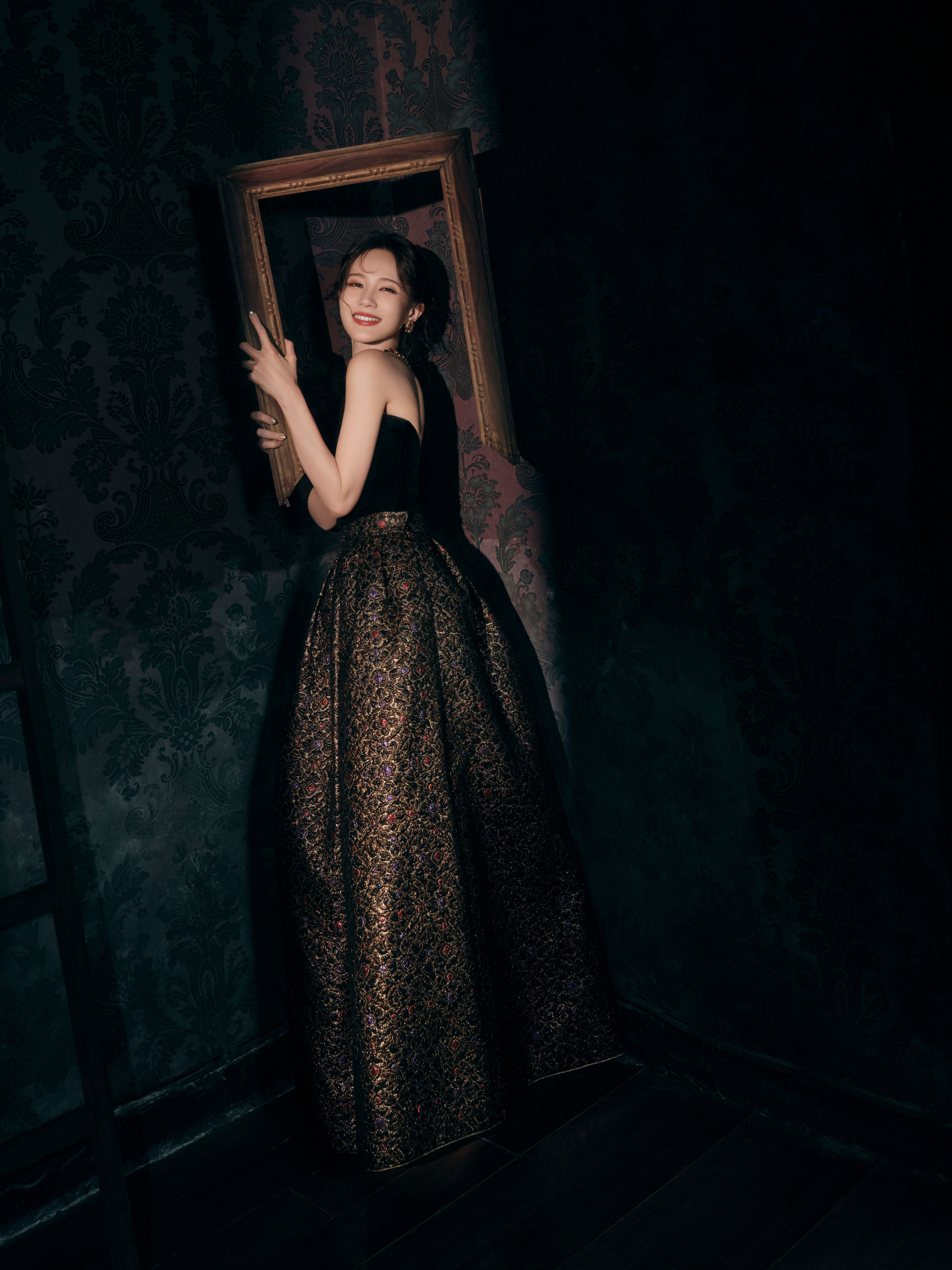 李一桐美人余直播李一桐 在复制粘贴的时代，你是手写的诗