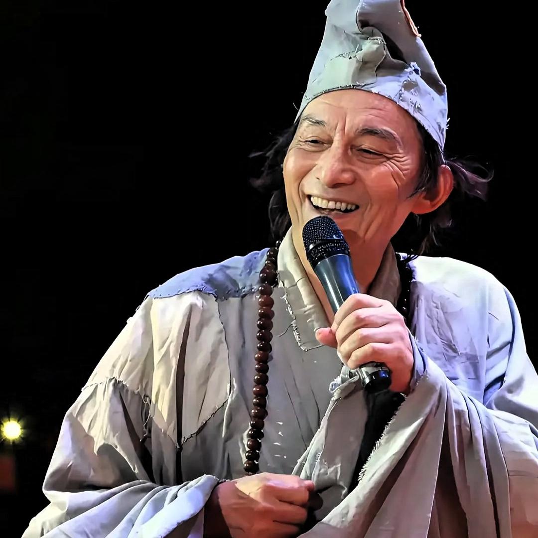 游本昌老爷子
估计是全网最想哭的了
没想到还被《繁花》编剧一段录音，又给推上风口