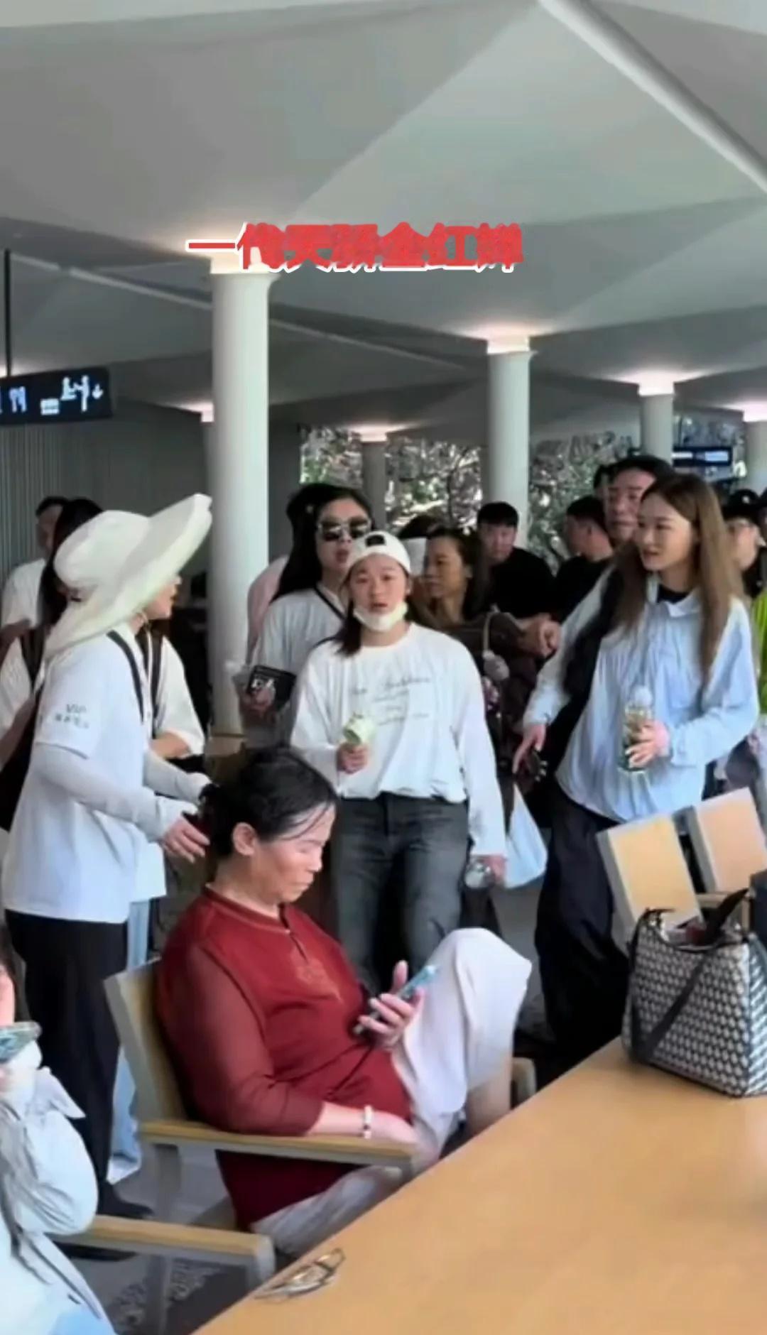 国民闺女全红婵走到哪里旺到哪里， 是青少年学习的榜样
