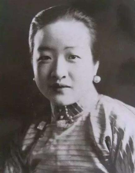 抗战胜利后，宋子文看到昔日恋人盛爱颐，深情地对她说：“好久不见，你还好吗？”谁知