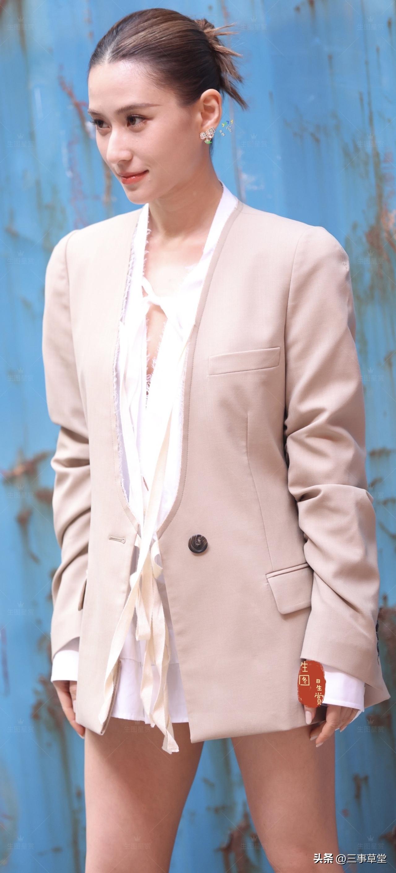 西装配长靴，千金感气息直面而来