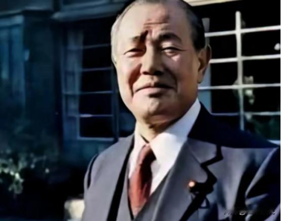 日本现在最慌的，其实不是航母下饺子，也不是火箭炮射程，而是中国哪天真的动手，把他