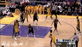 科比身穿8号球衣时期的隔扣！