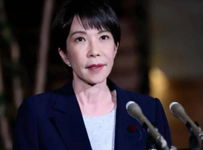 日本半死了，如果仅是中国一家制裁日本，日本可能还剩一口气。但问题是，现在掐住日本