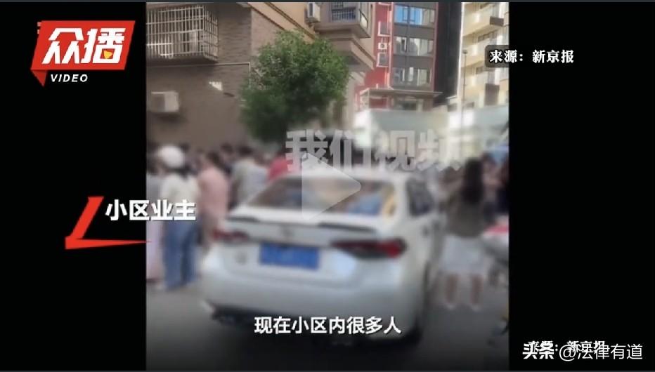 20多间商铺长期大门紧闭，邻居越想越怕：里面放的是骨灰还是佛堂？

广东台山一个