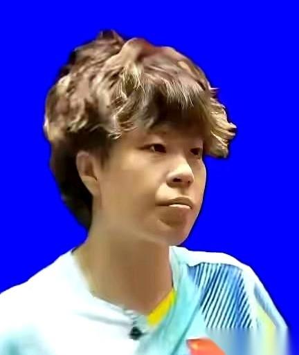 王艺迪打张本美和那场球，很多人看完就记住一个“爽”字。
但镜头拉回第二局，王艺迪