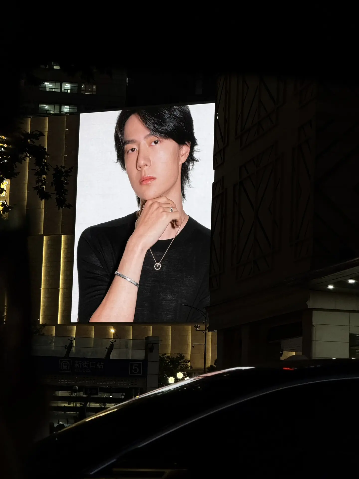 发朋友圈没人懂 但发一定有人懂