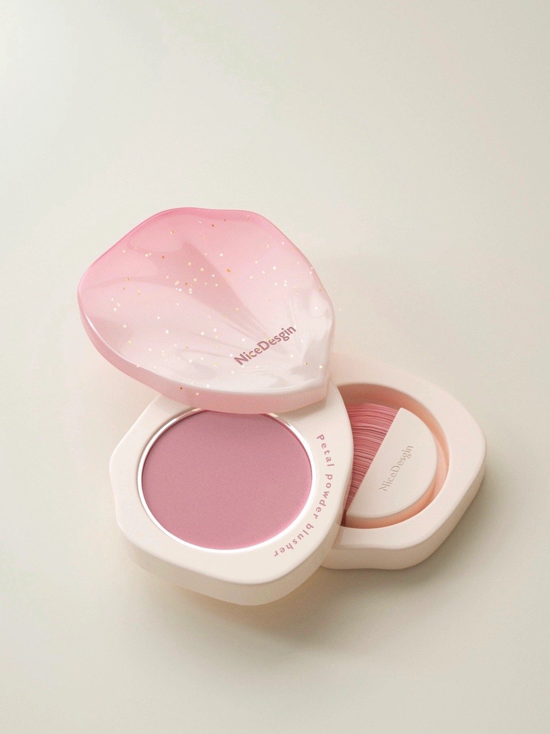 ——“遇见桃花”胭脂腮红设计灵感来源于古代女子的胭脂一般使用花为原料将花瓣碾碎后