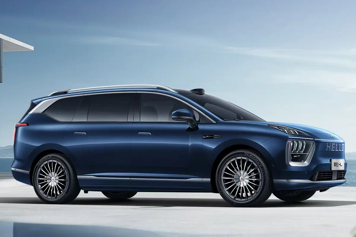 我发现昊铂HL真的很懂家庭和北方用户的需求，冬天开着一点也不用担心，纯电续航扎实