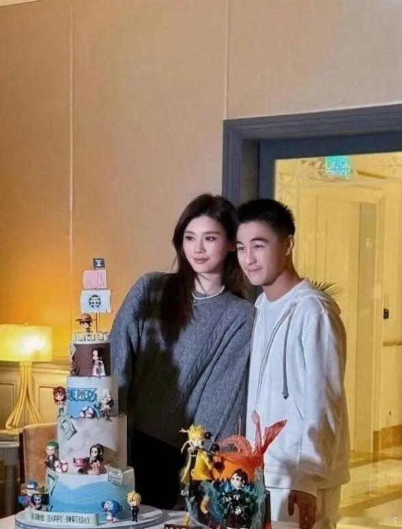 看到这两张照片突然理解豪门的眼光了…… ​​​