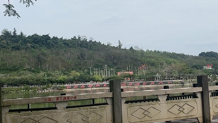 老公很好，但这不妨碍他出轨
他天天回家，带孩子，和我打情骂俏，一直表演的很好，手