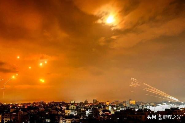 头条 国际

太快了！美伊代号“咆哮之狮”空袭伊朗，中东火药桶彻底引爆💣

—