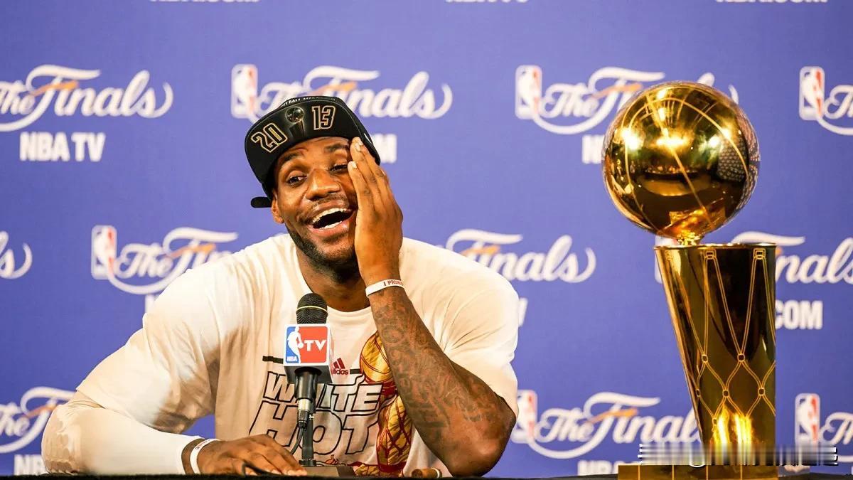 NBA 设立以下奖项极其重要：

——年度最佳进攻球员
— 年度最佳球员

正如