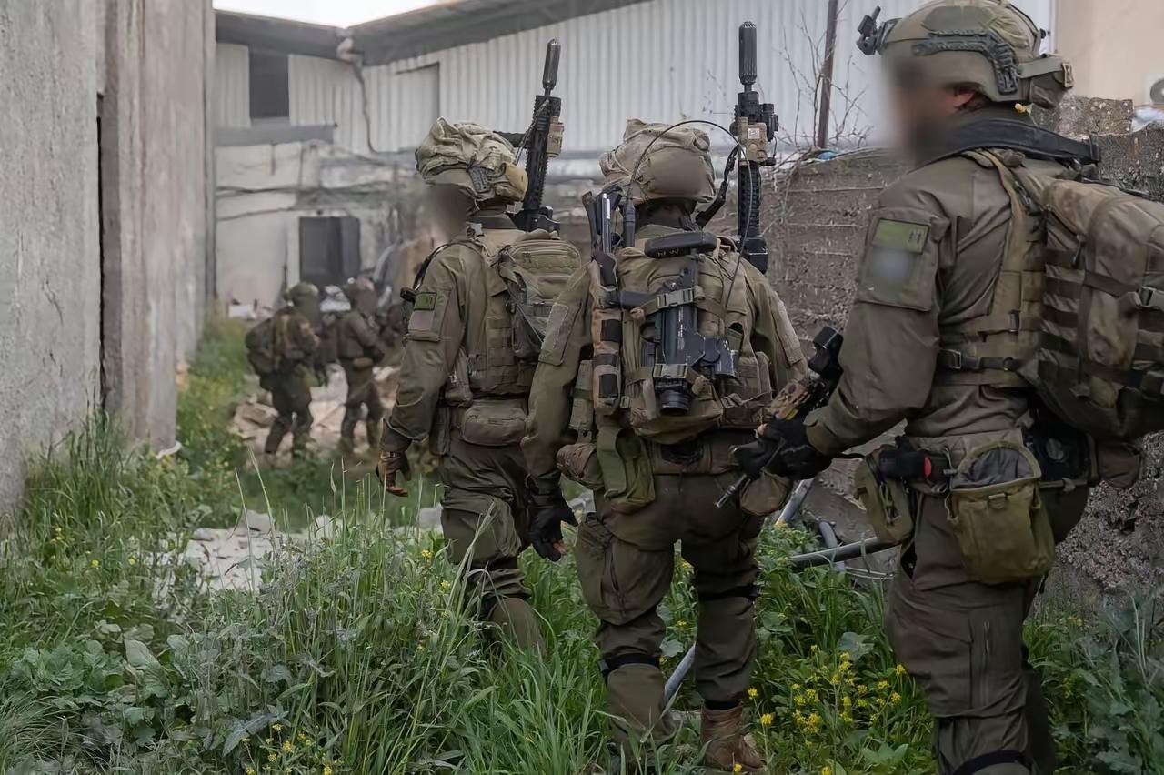 以色列国防军发布战报，突击旅部队在黎巴嫩南部展开定向地面行动，持续清剿真主党武装