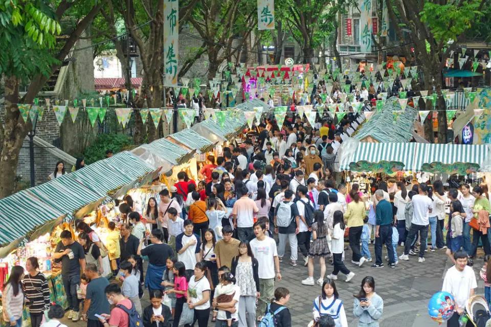你身边有今年中考的娃吗？今年的普高，是不是更容易上了？

我们老家这边，这两年高