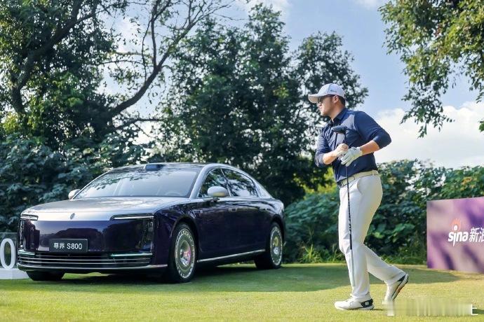 尊界S800高尔夫圈社交新名片 今日尊界S800释放出一组由高尔夫名将窦泽成演绎
