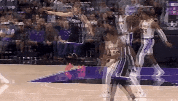 威少底角三分命中，随后过掉拉拉维亚上篮连得5分
NBA常规赛，国王主场迎战湖人比
