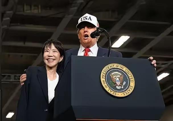 刚才我问媳妇儿，这些天我们和日本闹的动静挺大，说东海演习打了不少炮弹，震慑的日本