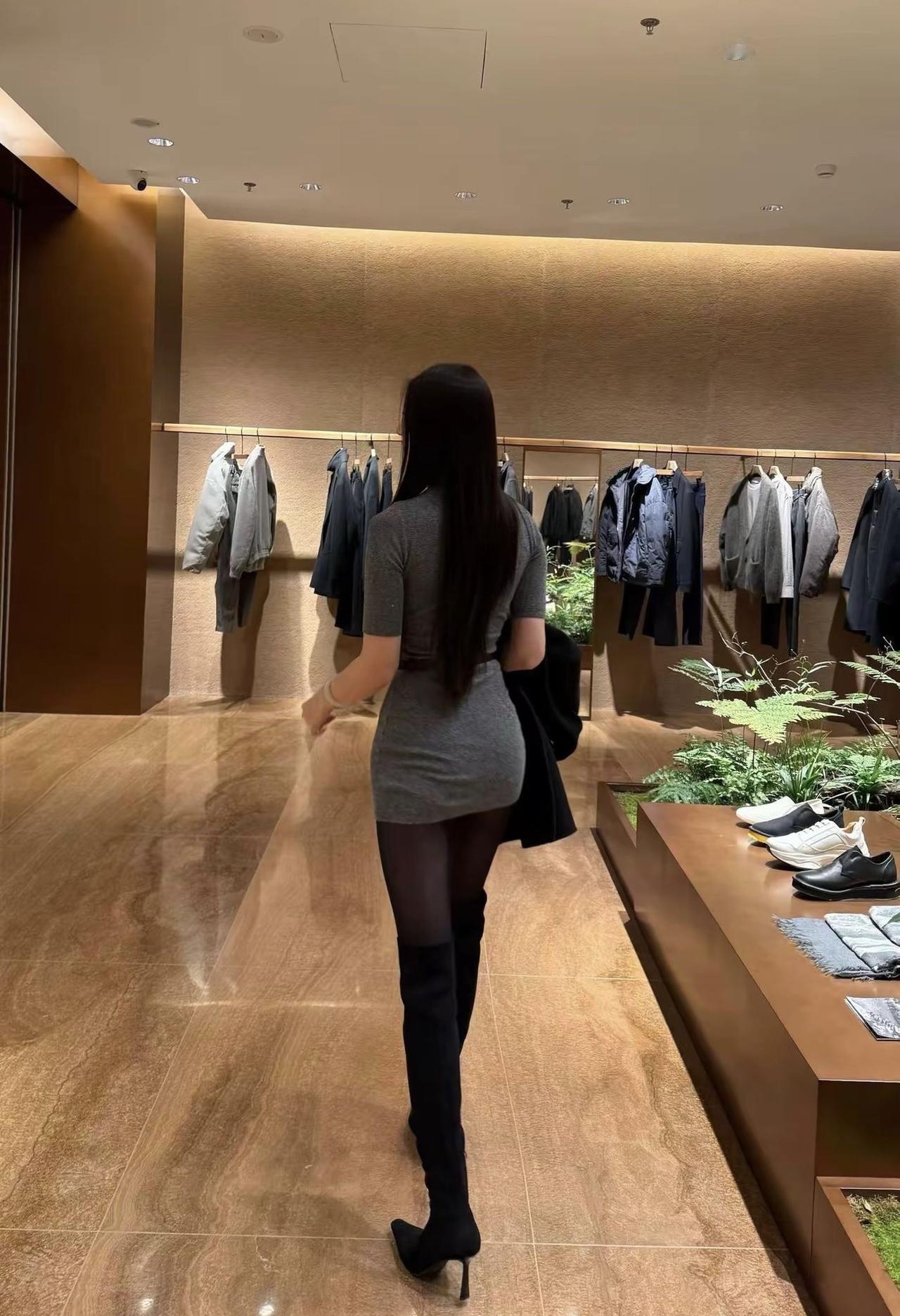 女生如何穿搭看起来时尚更有品味呢