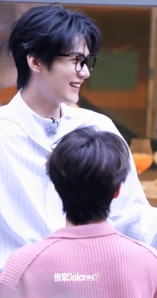 周柯宇不愧被岑今调教过 高光不断！周柯宇思路快、表达稳，每一幕都惊艳，实力真的没