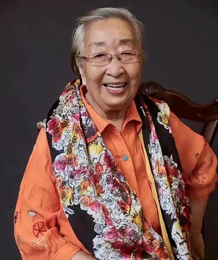 彭玉走了，你记得她演的牛大妈，却未必知道她大女儿是谁。

赵玲琪，国家一级演员，