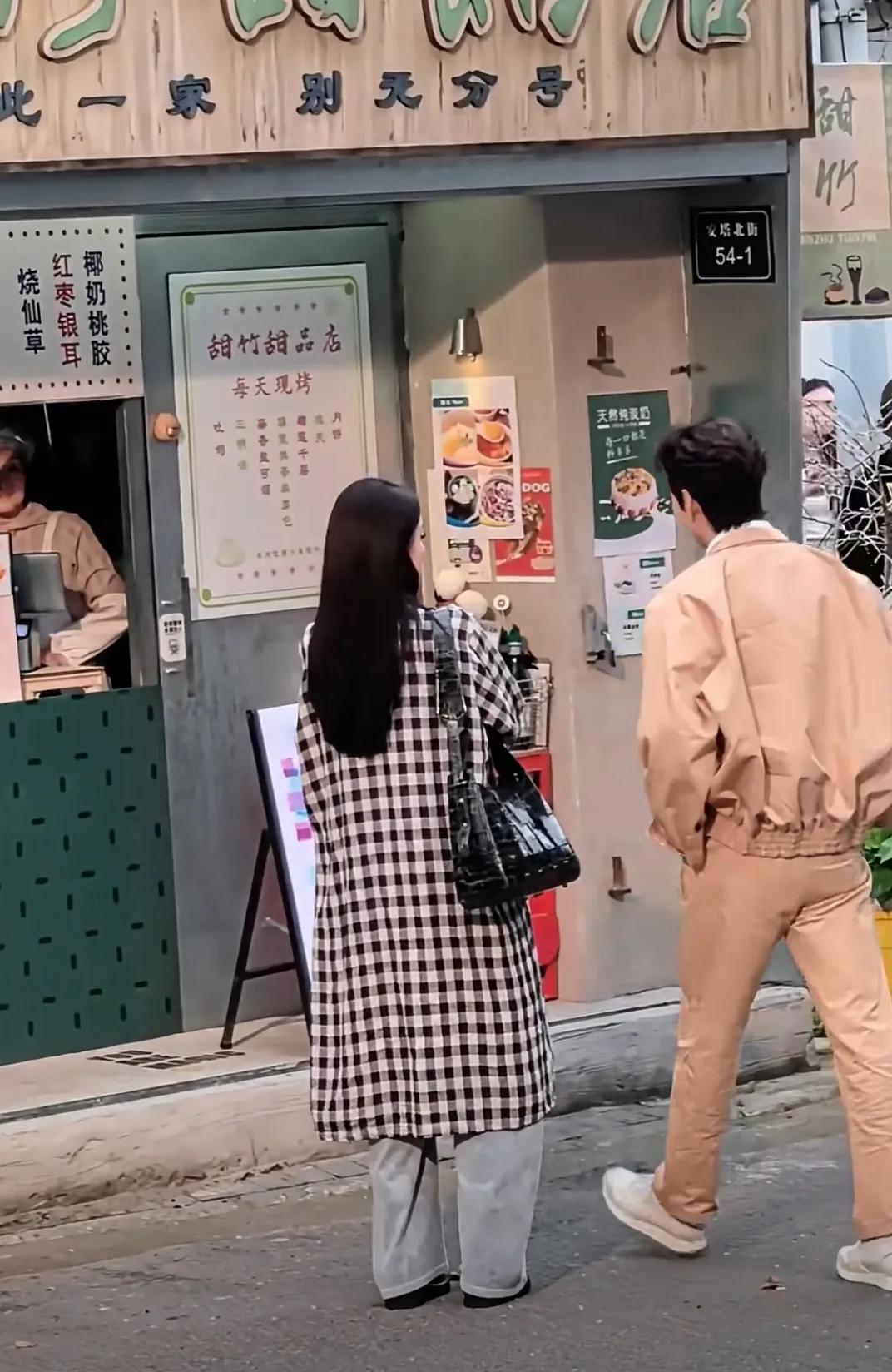 《枭起青壤》拍摄路透，陈星旭和迪丽热巴看起来好搭，就是这部剧的造型感觉有点跟不上