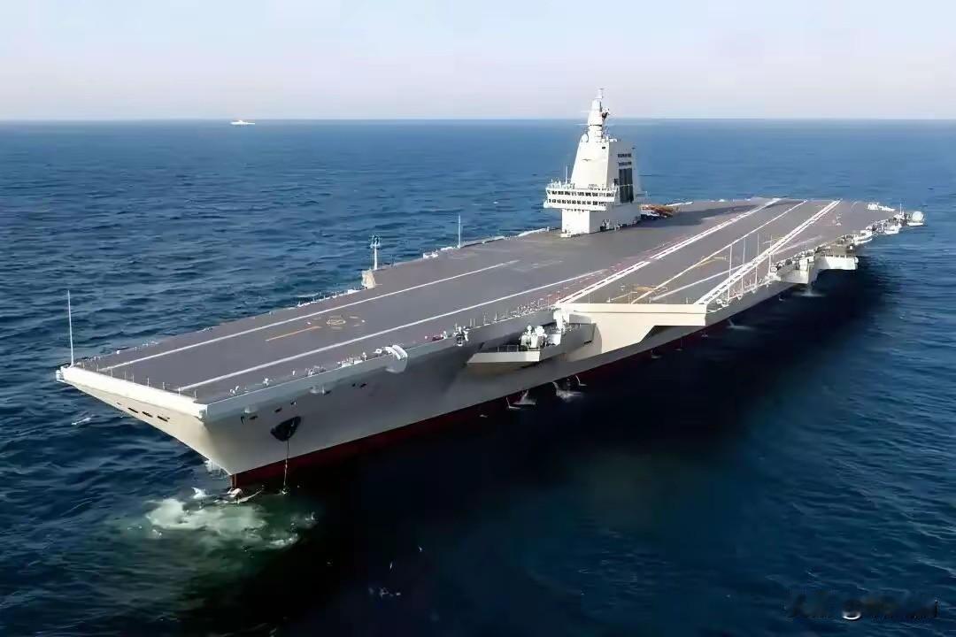 22号，咱的福建舰成功弹射了歼-15T、歼-35和空警-600三型舰载机，这事让