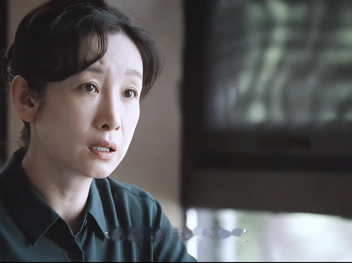 花彩香出钱给儿子买房，却被儿子撵出来了，她儿子还让她和胡三元再续前缘。

原著中