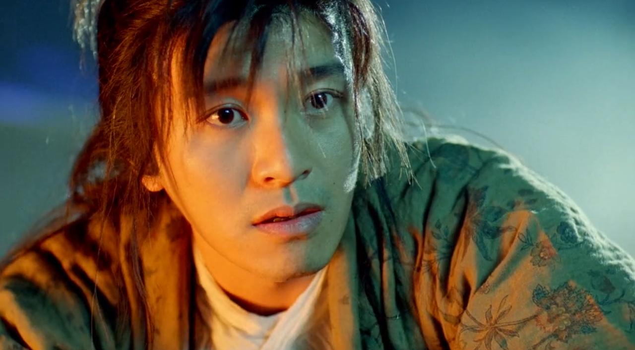 周星驰早期不知何谓“无厘头”
   在周星驰早期的电影作品中，塑造了许多经典小人