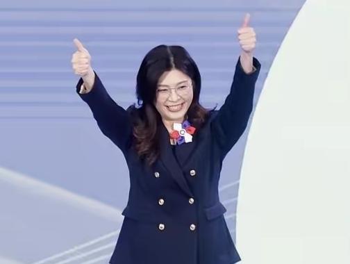 国民党智库团赴京！
 
说真心话，这是国民党党主席郑丽文最聪明的一次决定。选择正