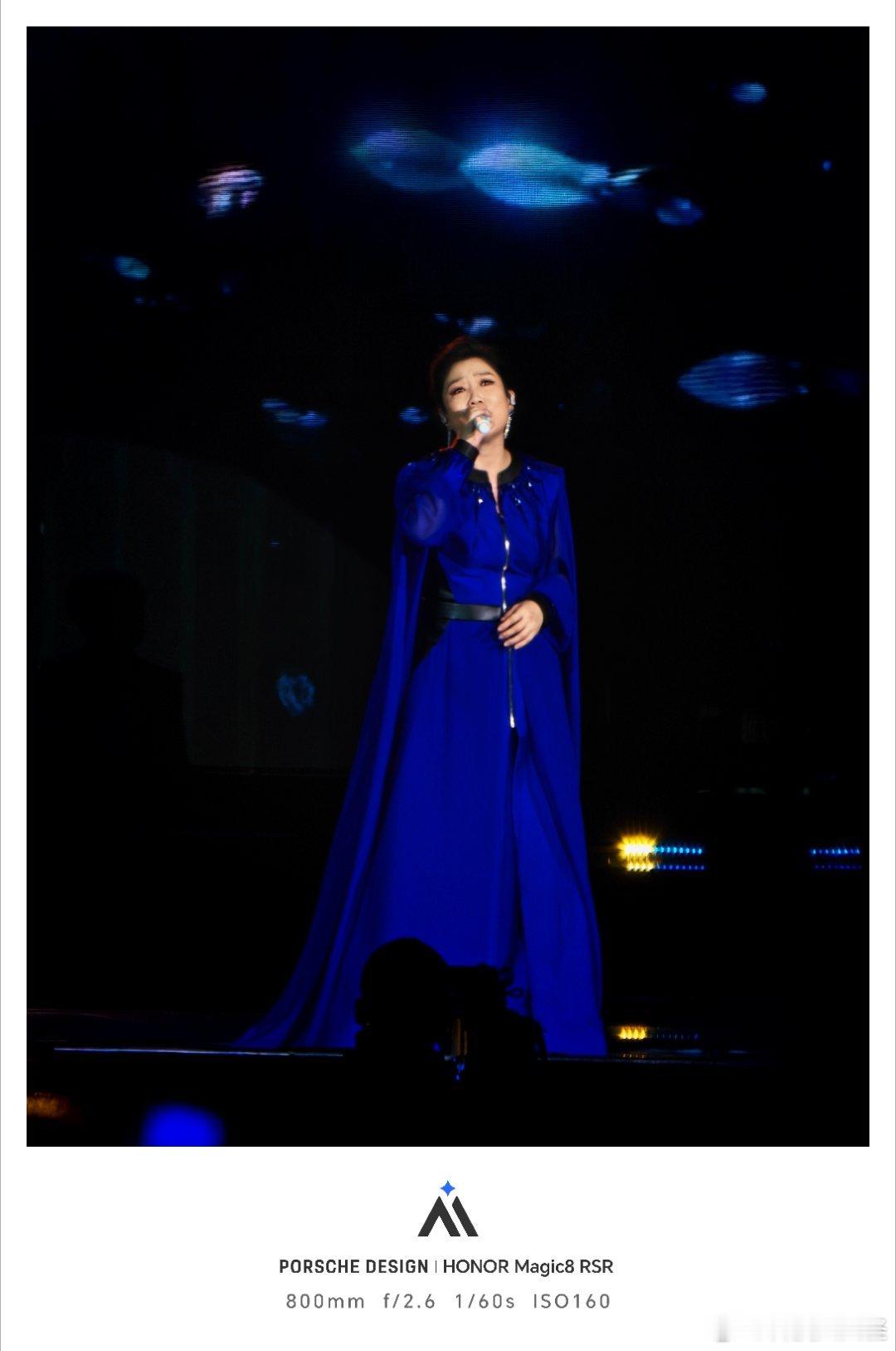 追星党福音！用荣耀Magic8 RSR拍凤凰传奇演唱会，800mm长焦直接把舞台