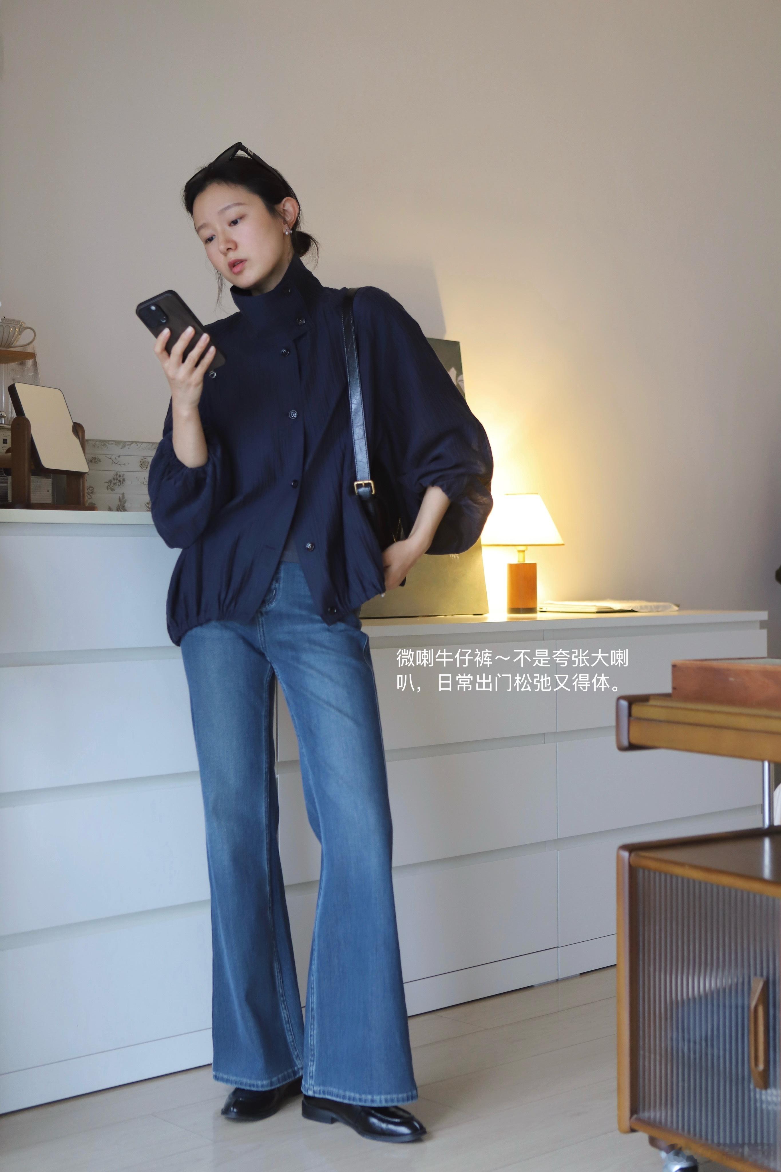 👖跟主理人商量了下，考虑到马上快放假了，所以把这条微喇牛仔裤的时间提前，咱明天