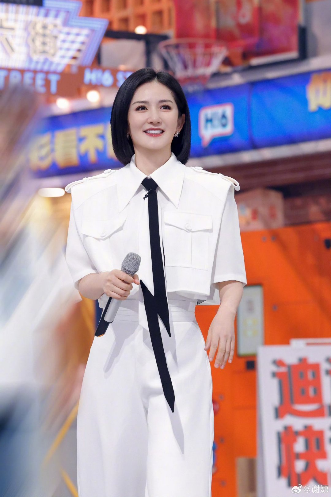 谢娜回应李维嘉谢娜官宣《姐姐当家》，观察室官宣的是维嘉诶，也算两人一起上同一个节