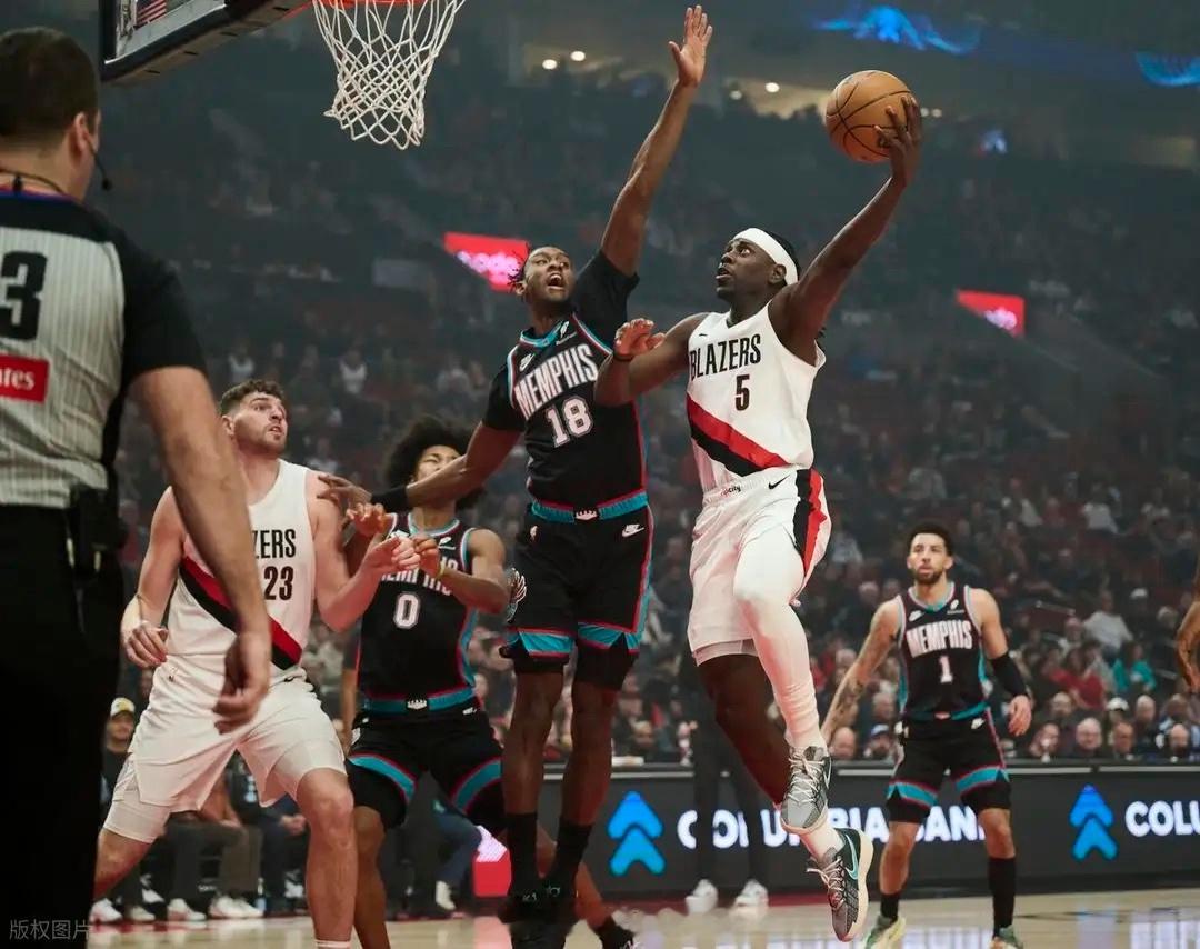 nba体育 垃圾时间出战！杨瀚森2分1板 罗威13分克林根再砍两双 开拓者胜灰熊