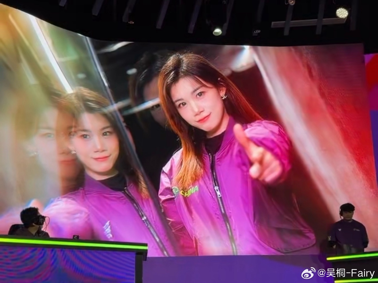 《高能量人的一天》早晨十点起床参加英超电竞中国赛的活动～晚上打完比赛回来先解说了