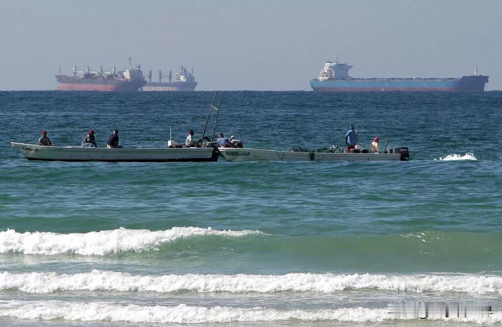 【伊朗精锐部队海军宣布完全控制霍尔木兹海峡】
德黑兰时间2026年4月12日，伊