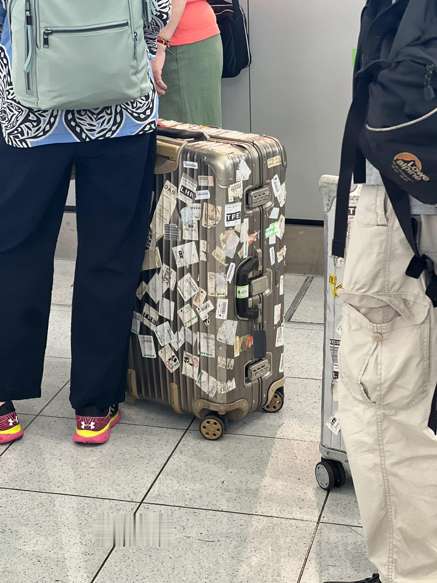 原来看过世界的行李箱长这样！！ ​​​
